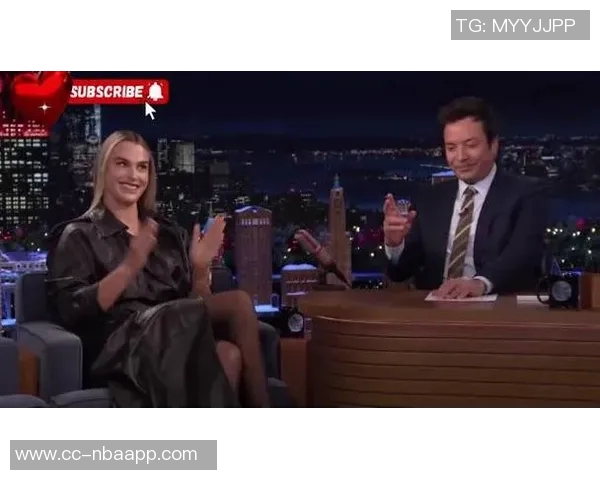 大罗携妻子现场观战网球性别大战与萨巴伦卡克耶高斯亲密合影留念