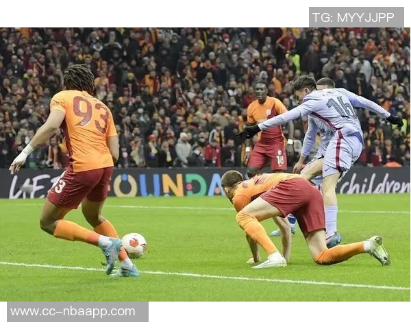 约基奇单节狂揽15分9板6助成自1996-97赛季以来首位球员